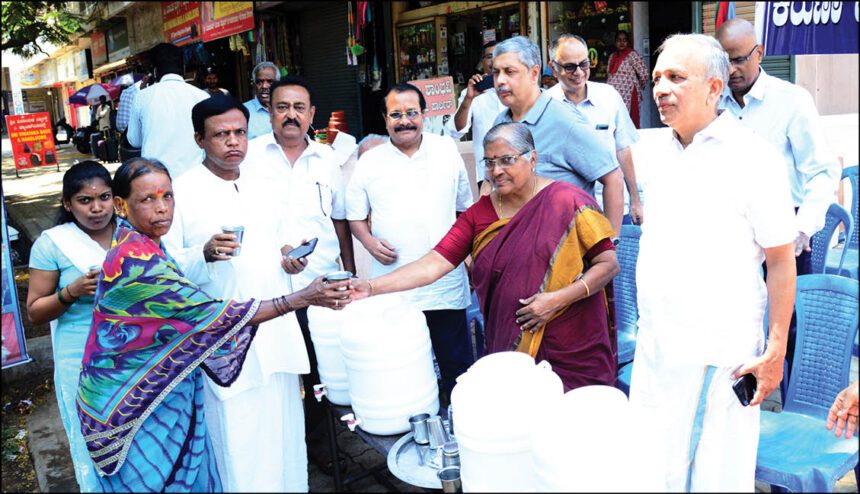 ಕರುಣಾ ಜೀವ ಟ್ರಸ್ಟ್‌ನಿಂದ ಮಜ್ಜಿಗೆ ವಿತರಣೆ