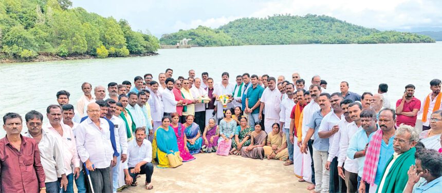 ನೀರು ಬಳಕೆದಾರರ ಮಹಾಮಂಡಳದಿಂದ ಭದ್ರೆಗೆ ಬಾಗಿನ