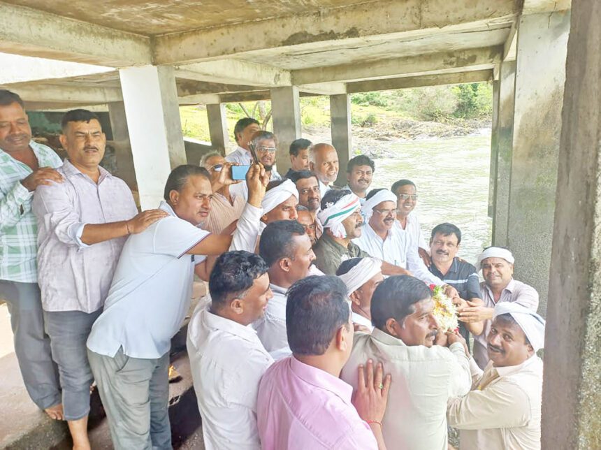 ದಾವಣಗೆರೆ ಎಪಿಎಂಸಿ ಮಕ್ಕೆಜೋಳ ವರ್ತಕರ ಸಂಘದಿಂದ ಭದ್ರೆಗೆ ಬಾಗಿನ