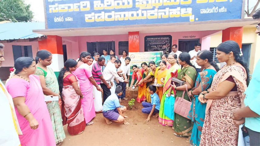 ಶಾಲೆಯಲ್ಲಿ ಹಸಿರೇ ಉಸಿರು ಅಭಿಯಾನ