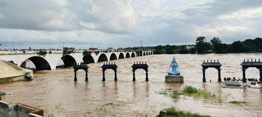 ಮೈದುಂಬಿ ಹರಿಯುತ್ತಿರುವ ತುಂಗ – ಭದ್ರಾ ನದಿ