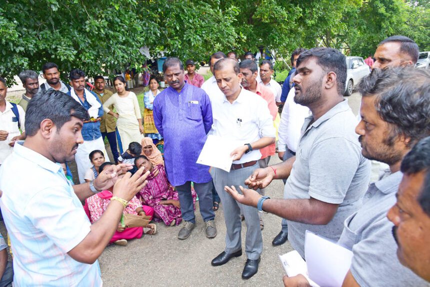 ವಿವಿಧ ಬೇಡಿಕೆಗಳ ಈಡೇರಿಕೆಗಾಗಿ  ಜಿಲ್ಲಾ ಕಿವುಡರ ಸಂಘದ ಪ್ರತಿಭಟನೆ