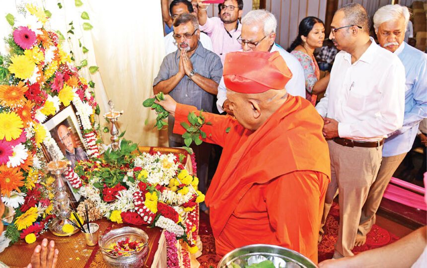 ಸಾಹಿತ್ಯ ಪರಿಷತ್‌ ಭವನದಲ್ಲಿ ರಂಗನಾಥ್ ಹೆಸರು ಉಳಿಯಲಿ: ತರಳಬಾಳು ಶ್ರೀಗಳು