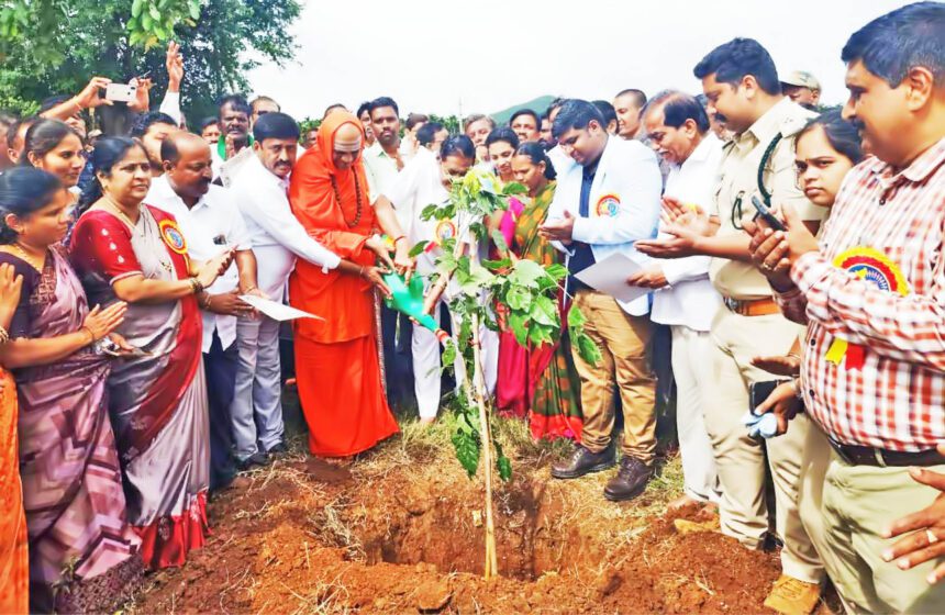 ಪ್ರಜಾಪ್ರಭುತ್ವದ ಆಶಯ ಈಡೇರಿಸಲು ಬದ್ಧರಾಗಬೇಕು