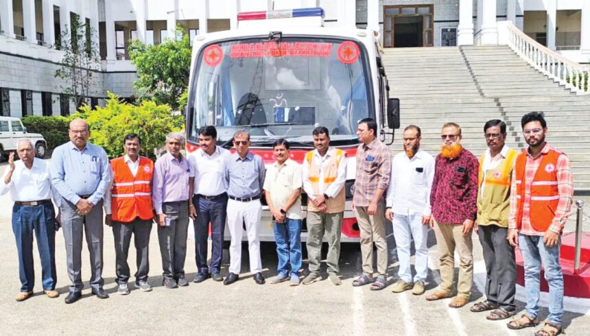 ರೆಡ್ ಕ್ರಾಸ್‌ ಸಂಸ್ಥೆಯ ನೂತನ  ರಕ್ತ ಸಂಗ್ರಹಣಾ ವಾಹನ ಉದ್ಘಾಟನೆ