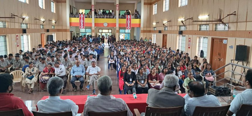 ಯುಬಿಡಿಟಿ ಕಾಲೇಜಿನಲ್ಲಿ ಪೇಮೆಂಟ್ ಕೋಟಾ ಸರ್ಕಾರ ಮಾಡಿರುವ ಜನದ್ರೋಹ