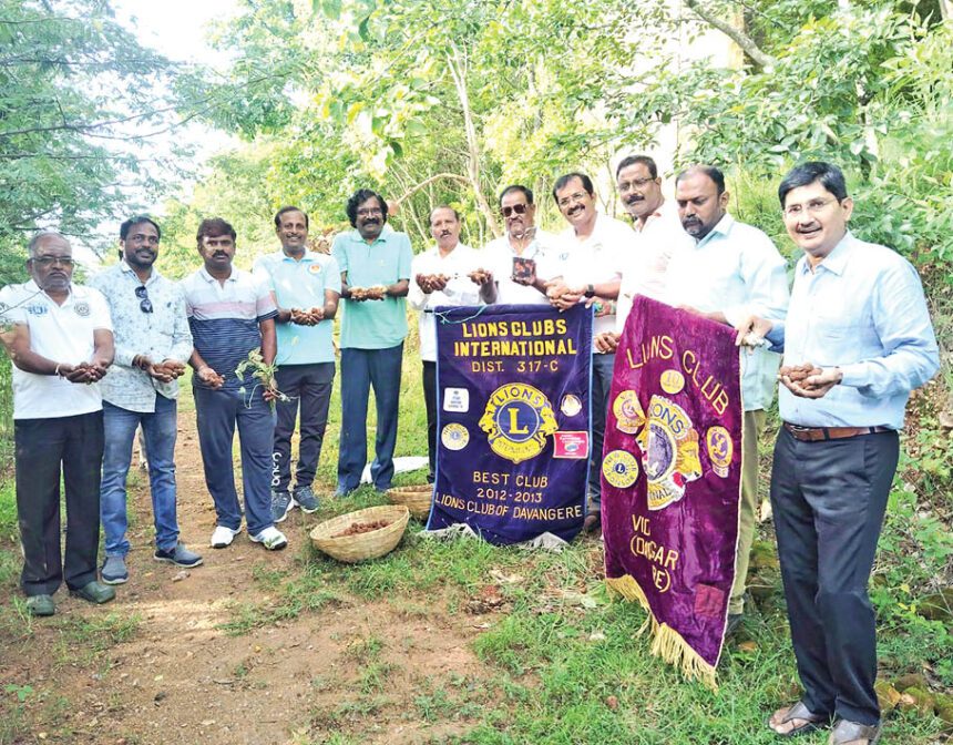 ಲಯನ್ಸ್‌ ಕ್ಲಬ್‌ನಿಂದ ವನಮಹೋತ್ಸವ