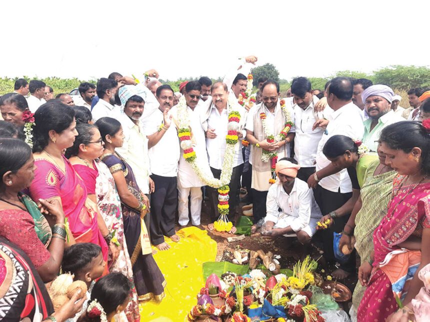 ಜಗಳೂರು ಕೆರೆಗೆ ಗಂಗಾಮತಸ್ಥರಿಂದ ಗಂಗಾ ಪೂಜೆ