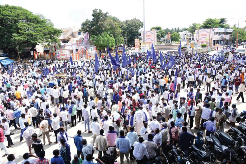 ಕೂಡಲೇ ಒಳ ಮೀಸಲಾತಿ ಜಾರಿಗಾಗಿ ಆಗ್ರಹ