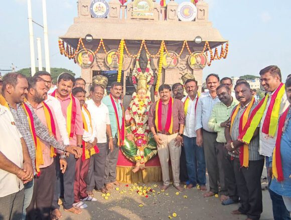 ಹರಿಹರದಲ್ಲಿ ಕನ್ನಡ ರಥ ಯಾತ್ರೆಗೆ ಸ್ವಾಗತ