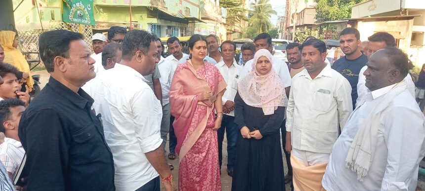 ಆರೋಪ ಬಿಡಿ, ಅಭಿವೃದ್ಧಿಗೆ ಕೈ ಜೋಡಿಸಿ