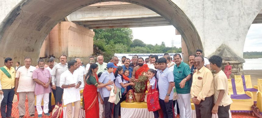 ರಾಸಾಯನಿಕ ಬಳಕೆಯಿಂದ ಮಣ್ಣು, ನೀರು ಕಲುಷಿತ