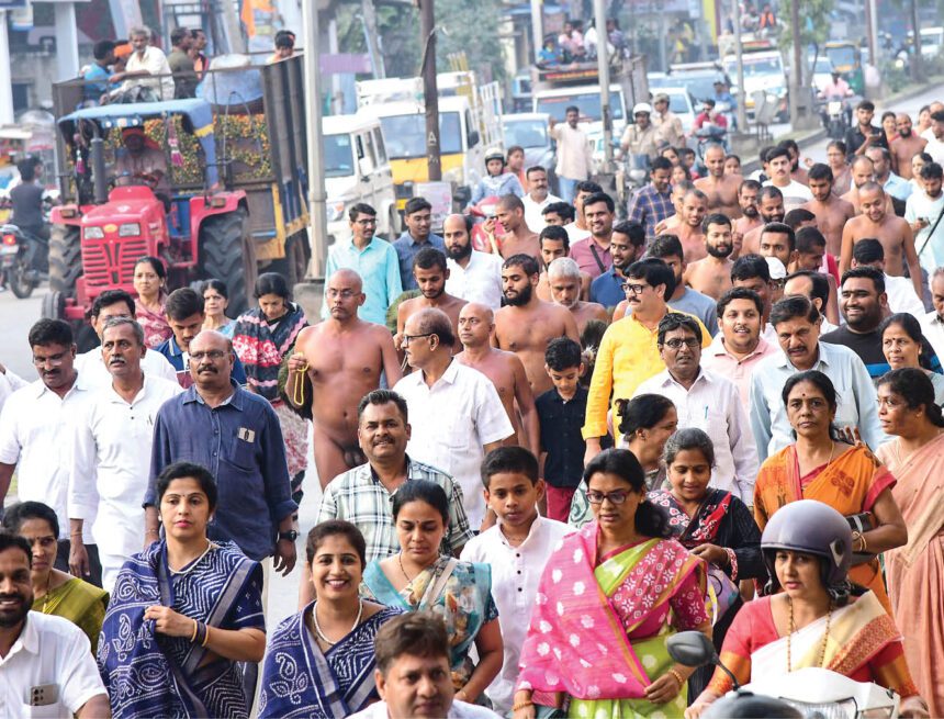 ನಗರದಲ್ಲಿ ಜೈನ ದಿಗಂಬರ ಮುನಿಗಳಿಗೆ ಭಕ್ತಿಯ ಸ್ವಾಗತ