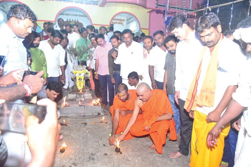 ಬೆಳ್ಳೂಡಿ ಮಠದಲ್ಲಿ ಸಂಭ್ರಮದ ಕಾರ್ತಿಕೋತ್ಸವ