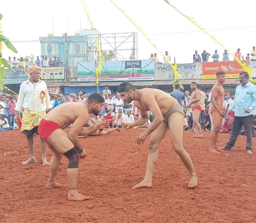 ಕಾರ್ತಿಕೋತ್ಸವ : ಹೊನ್ನಾಳಿಯಲ್ಲಿ ಕುಸ್ತಿ ಪಂದ್ಯಾವಳಿ