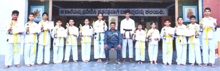 ರಾಜ್ಯ ಕರಾಟೆ ಸ್ಪರ್ಧೆ : ಸಿದ್ದಗಂಗಾ ಶಾಲಾ ಮಕ್ಕಳಿಂದ ಉತ್ತಮ ಸಾಧನೆ