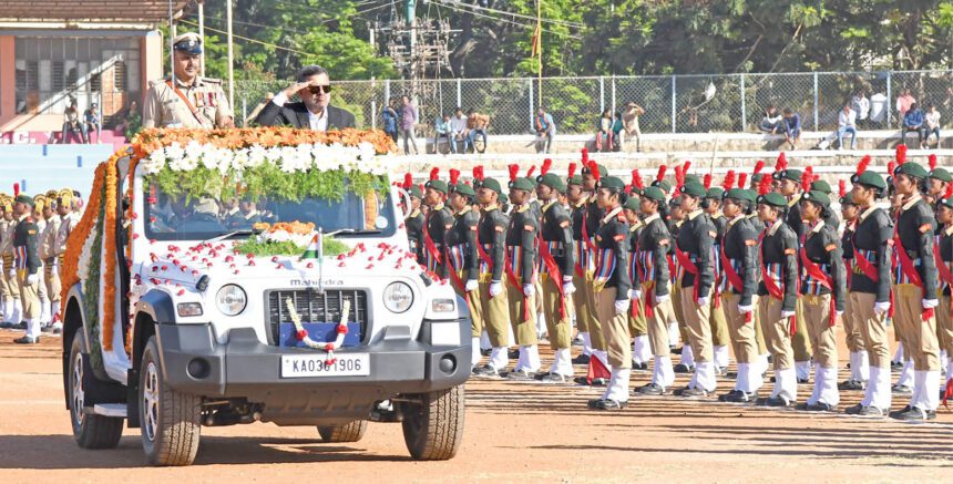 ಆಕರ್ಷಕ ಪಥ ಸಂಚಲನ : ಬಹುಮಾನ