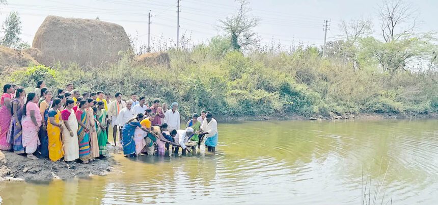 ಹೊಸಪಾಳ್ಯ ಕೆರೆಗೆ ಬಾಗಿನ ಅರ್ಪಣೆ