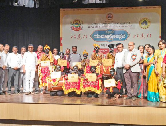 ಯುವಜನೋತ್ಸದಲ್ಲಿ ಮೇಳೈಸಿದ ಜಾನಪದ ನೃತ್ಯ ವೈಭವ