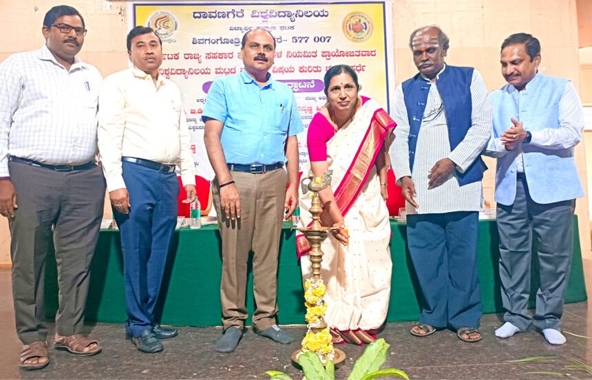 ವಿದ್ಯಾರ್ಥಿಗಳು ಹಿಂಜರಿಕೆ ಮನೋಭಾವ ತೊರೆಯಲಿ