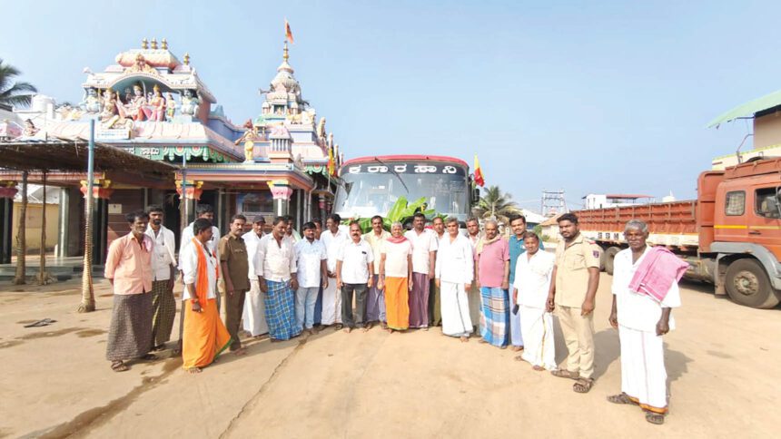 ಕೈದಾಳೆ- ಗಿರಿಯಾಪುರ ಗ್ರಾಮಕ್ಕೆ ಸಾರಿಗೆ ಬಸ್ ವ್ಯವಸ್ಥೆ ಸಚಿವರು, ಸಂಸದರಿಗೆ ಗ್ರಾಮಸ್ಥರ  ಅಭಿನಂದನೆ