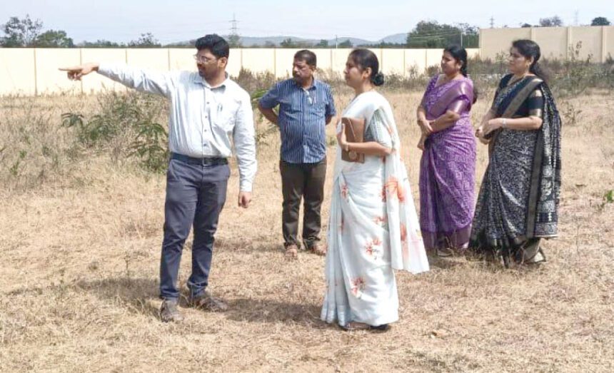 ಬಿಡಾಡಿ ಹಸುಗಳು ಸ್ಥಳಾಂತರ, ಹಂದಿಗಳ ಸಾಕಾಣಿಕೆಗೆ ವರಾಹ ಶಾಲೆ ನಿರ್ಮಾಣ