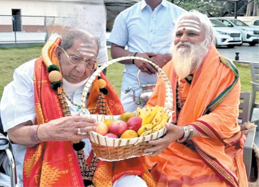 ಎಸ್ಸೆಸ್‌ಗೆ ಕಾಡಸಿದ್ದೇಶ್ವರ ಶ್ರೀ ಆಶೀರ್ವಾದ